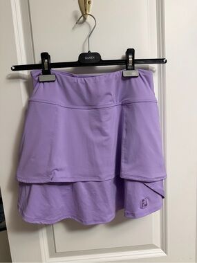 FootJoy Women’s golf skirt / Skort with Flared Layers / size small / purple
